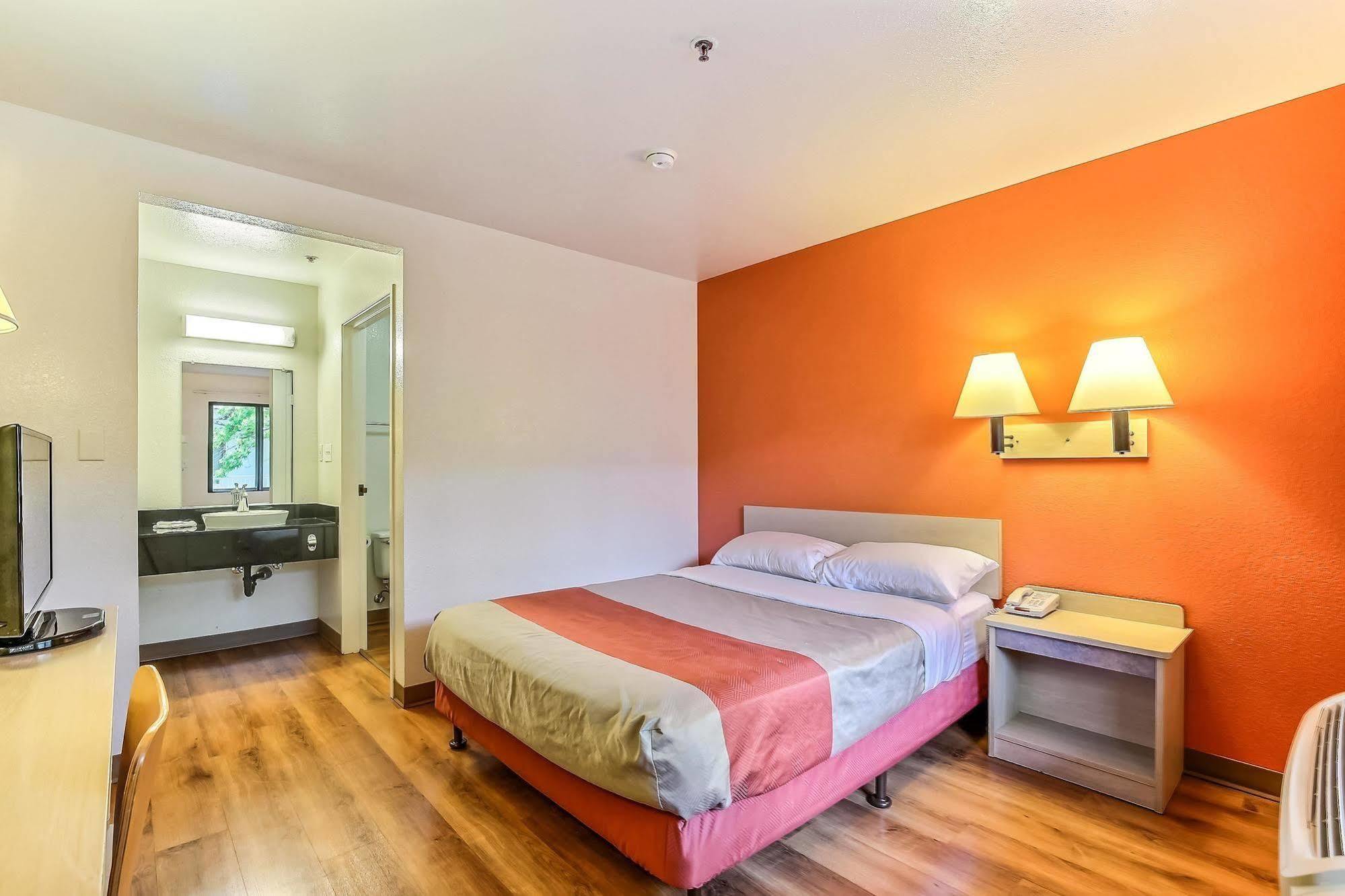 Motel 6-Pinole, Ca Ngoại thất bức ảnh